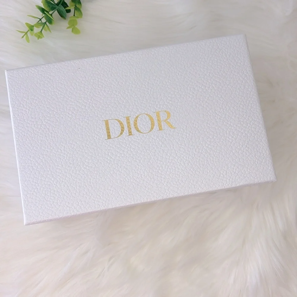 Dior Textured White Box with Gold‎ Logo
